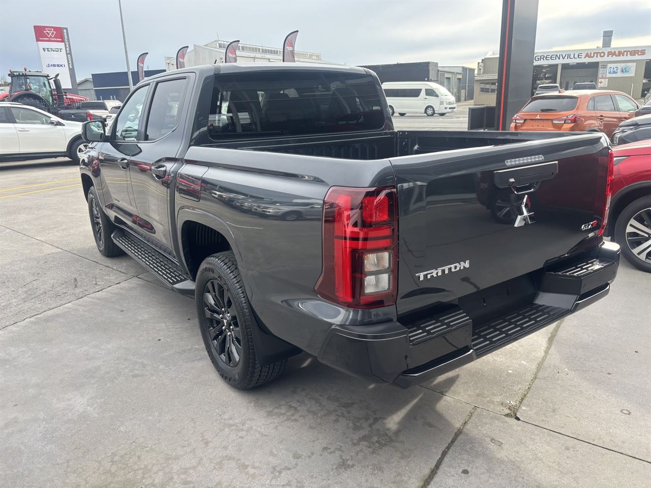 Vehicle image 5