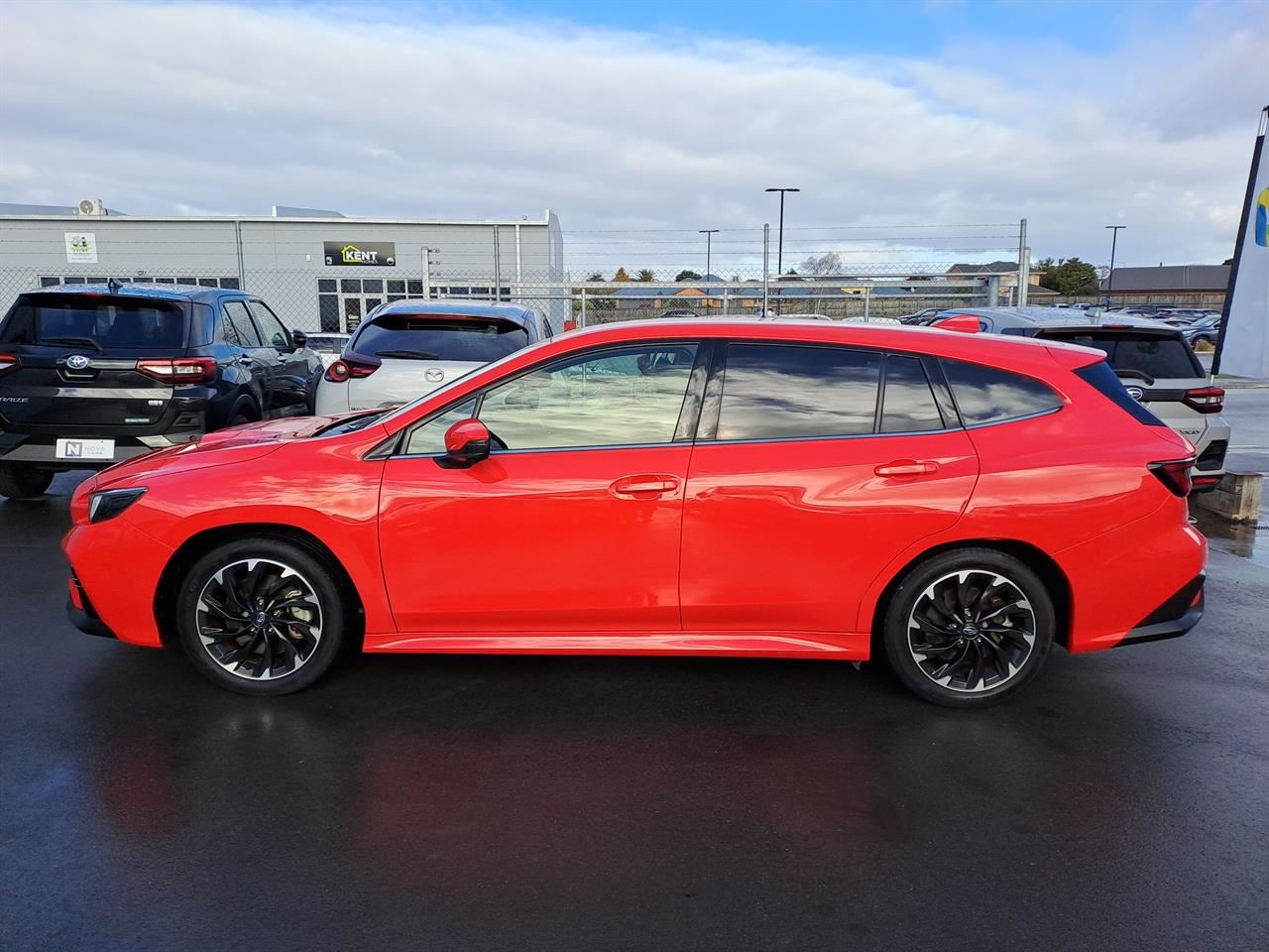 Vehicle image 4