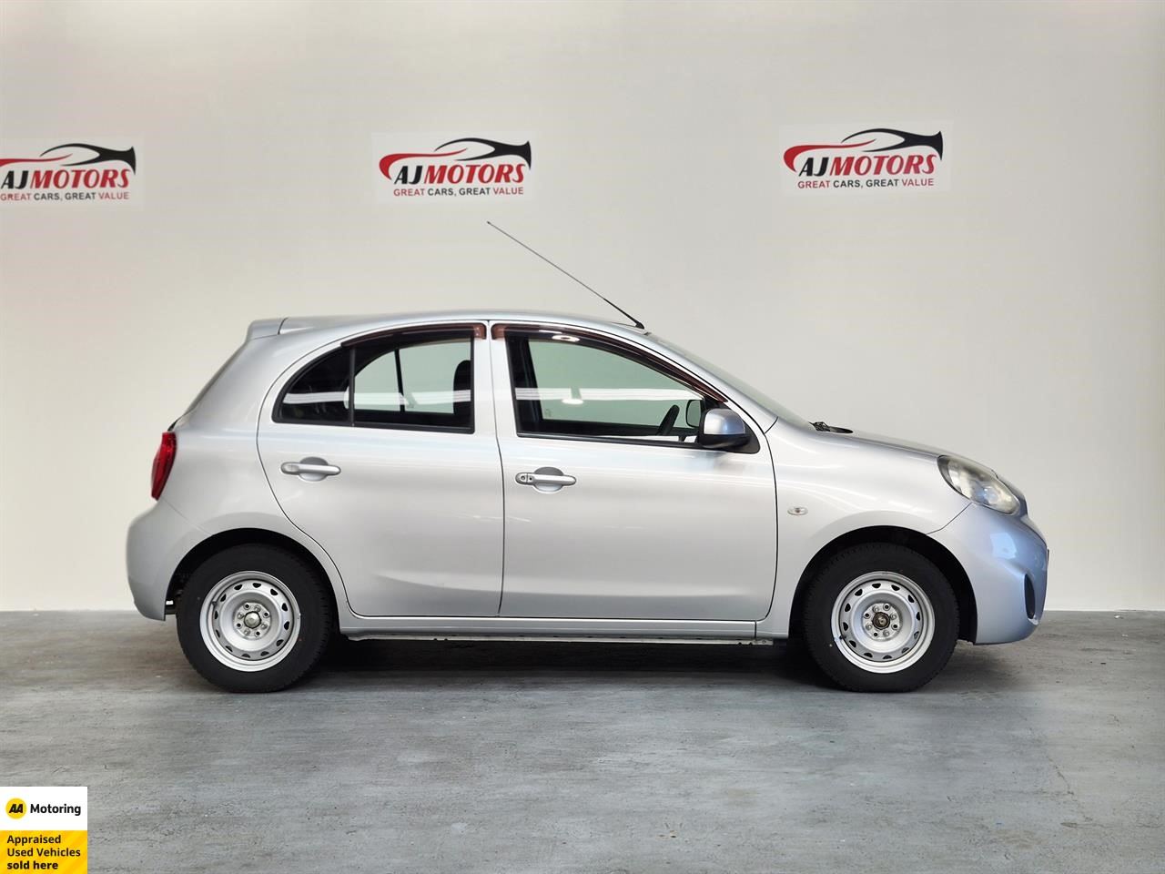 Vehicle image 3