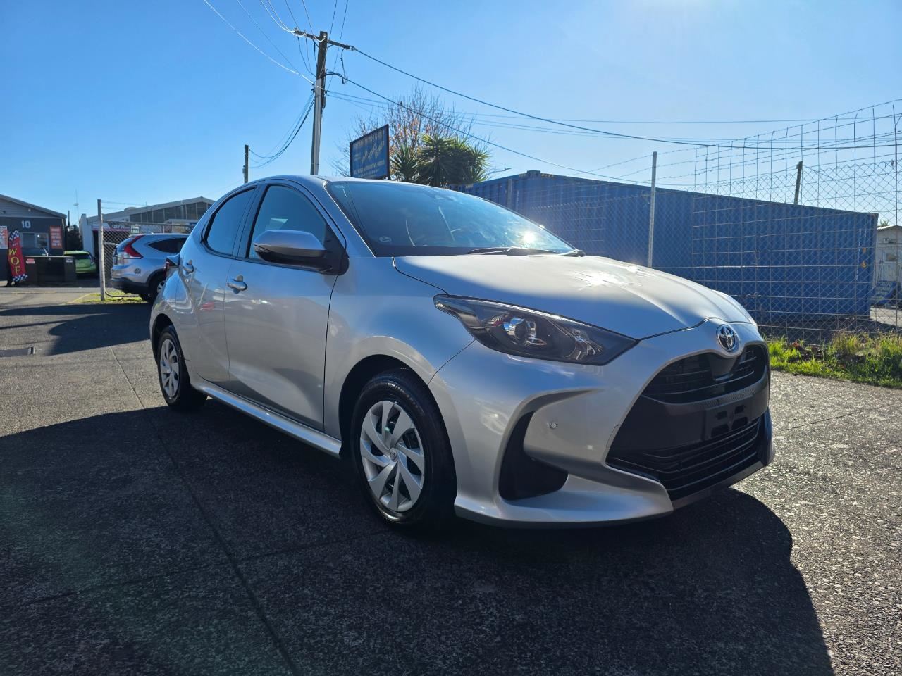 Vehicle image 4
