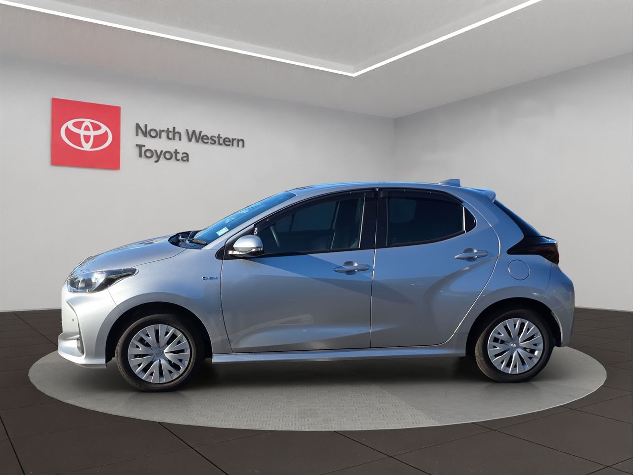 Vehicle image 4