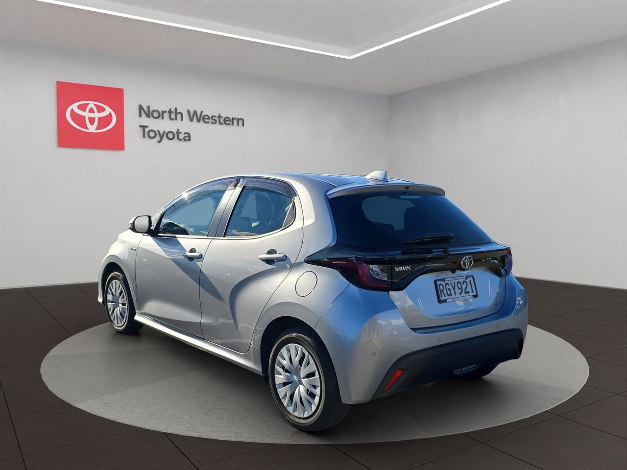 Vehicle image 5