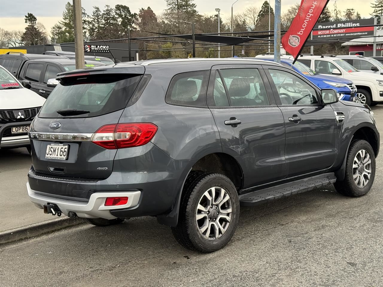 Vehicle image 5