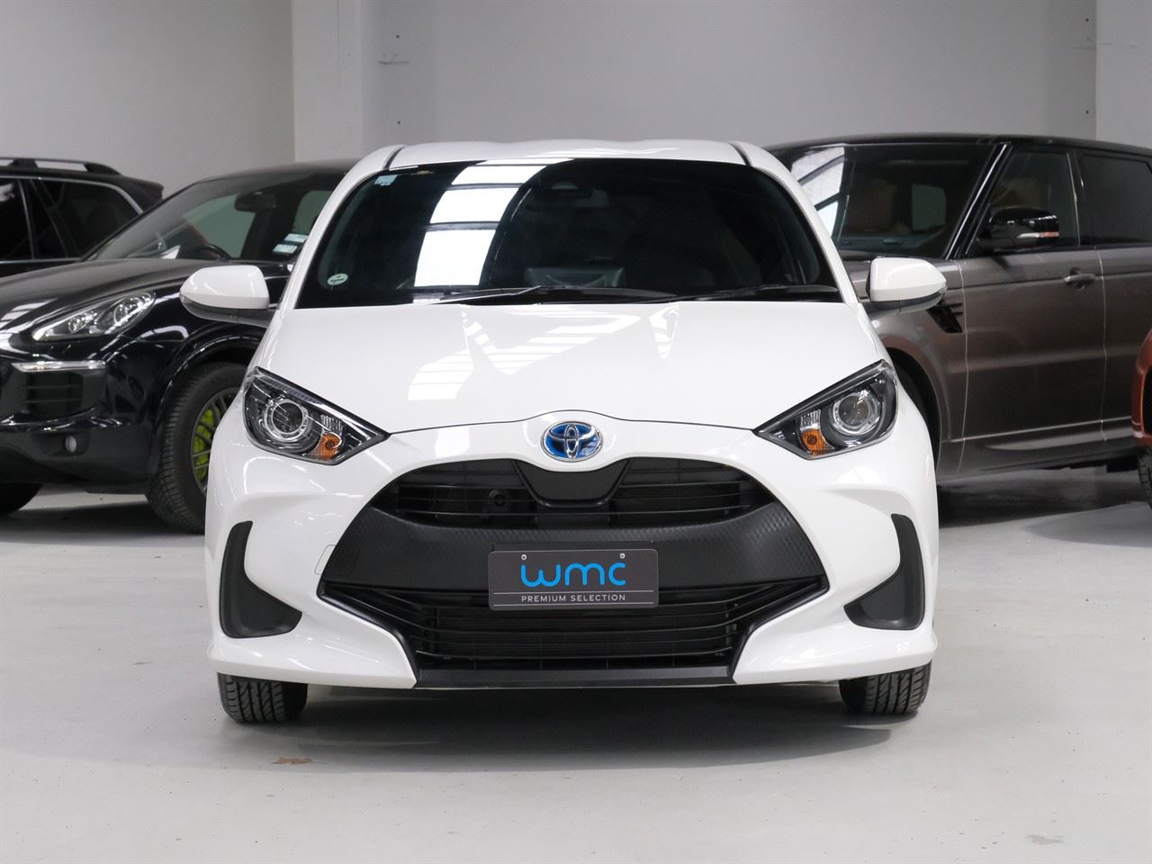 Vehicle image 3