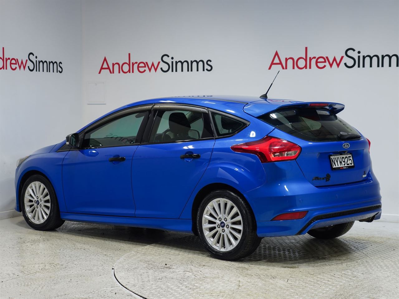Vehicle image 3