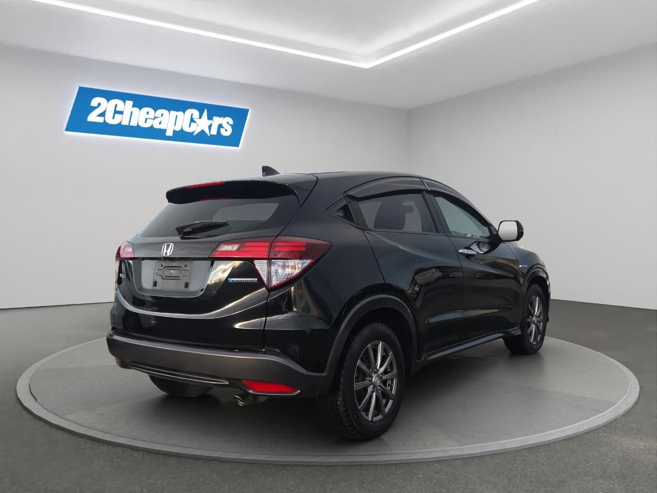 Vehicle image 5