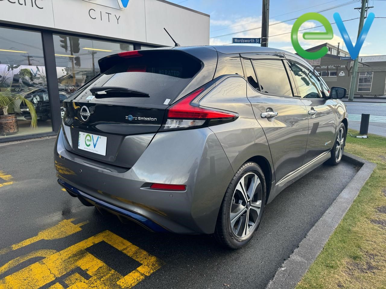Vehicle image 3