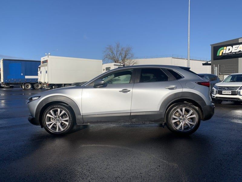 Vehicle image 3