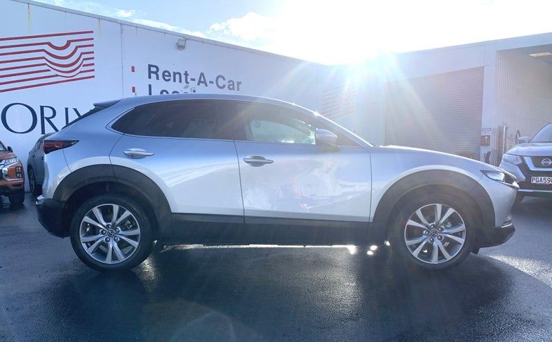 Vehicle image 4