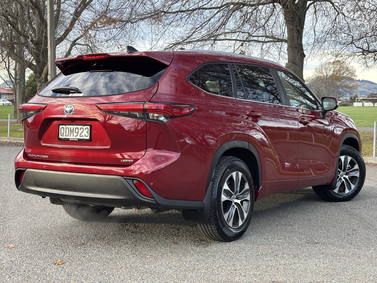 Vehicle image 5