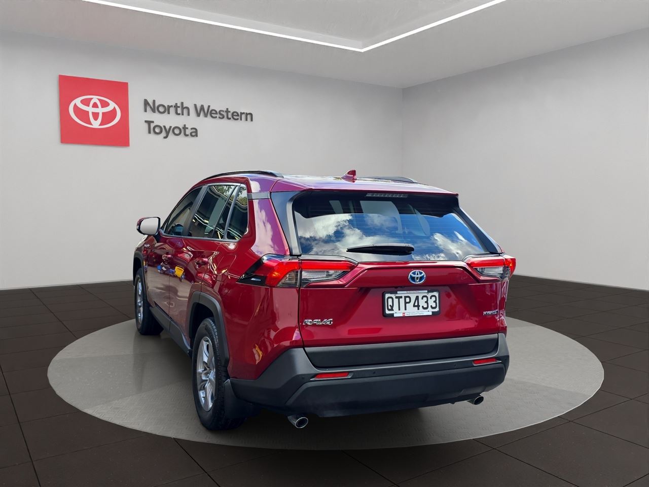 Vehicle image 5