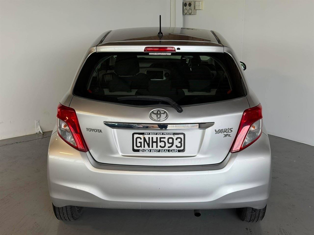 Vehicle image 5