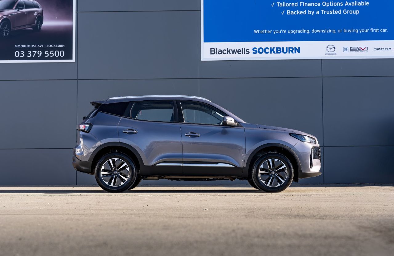 Vehicle image 3