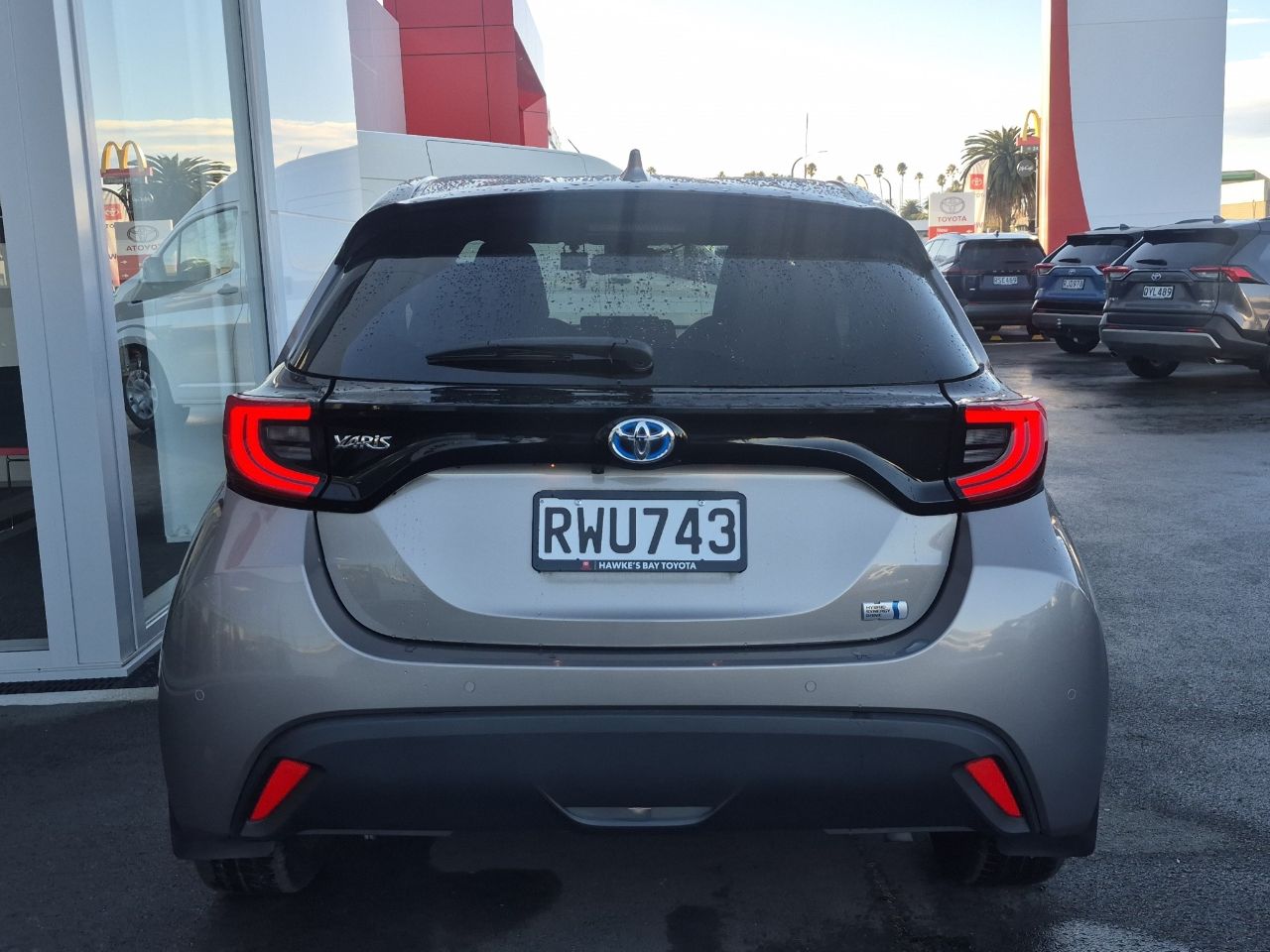 Vehicle image 4