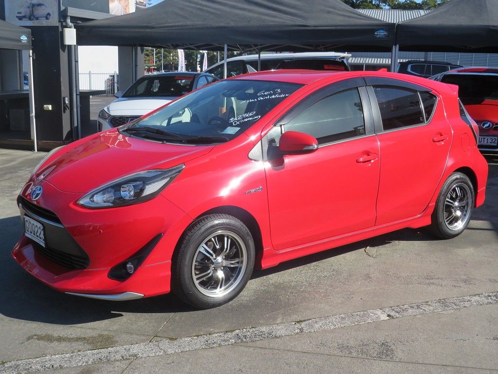 Vehicle image 3