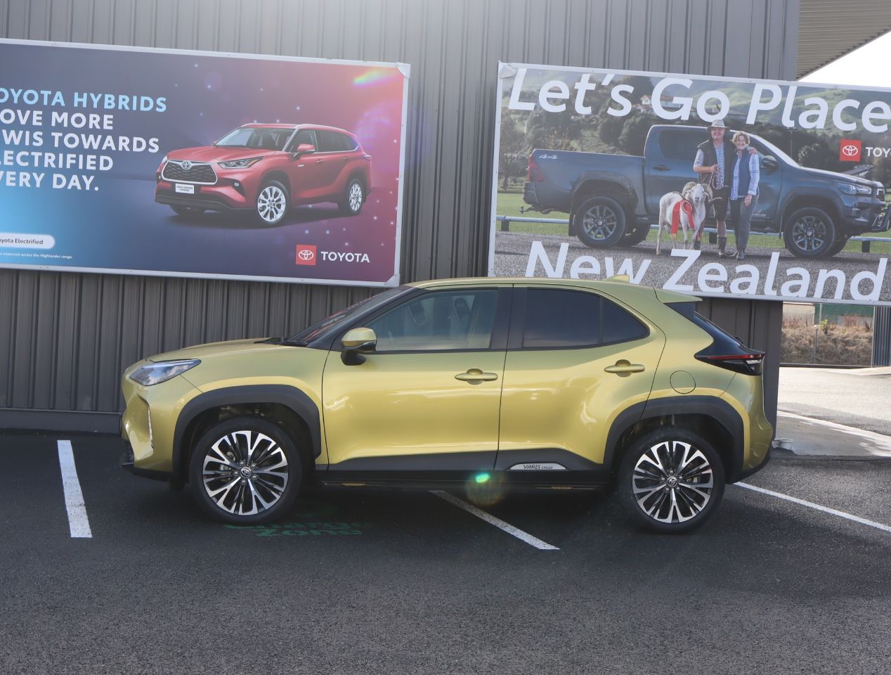 Vehicle image 5