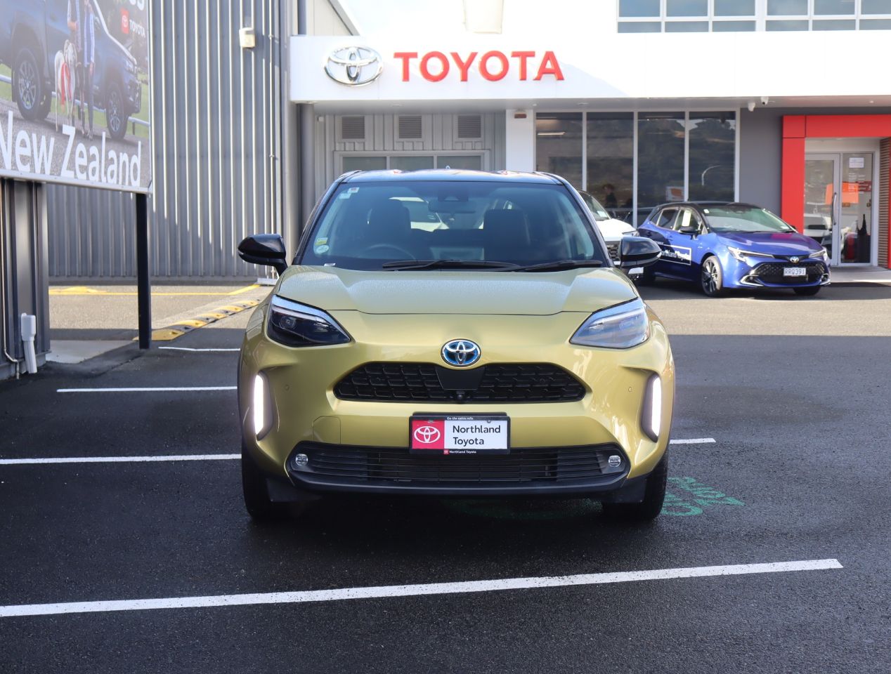 Vehicle image 3