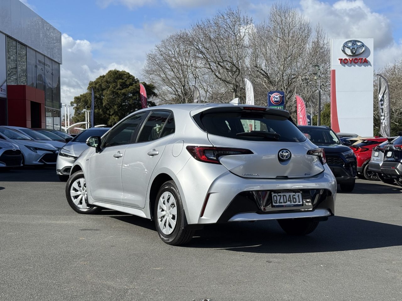 Vehicle image 5