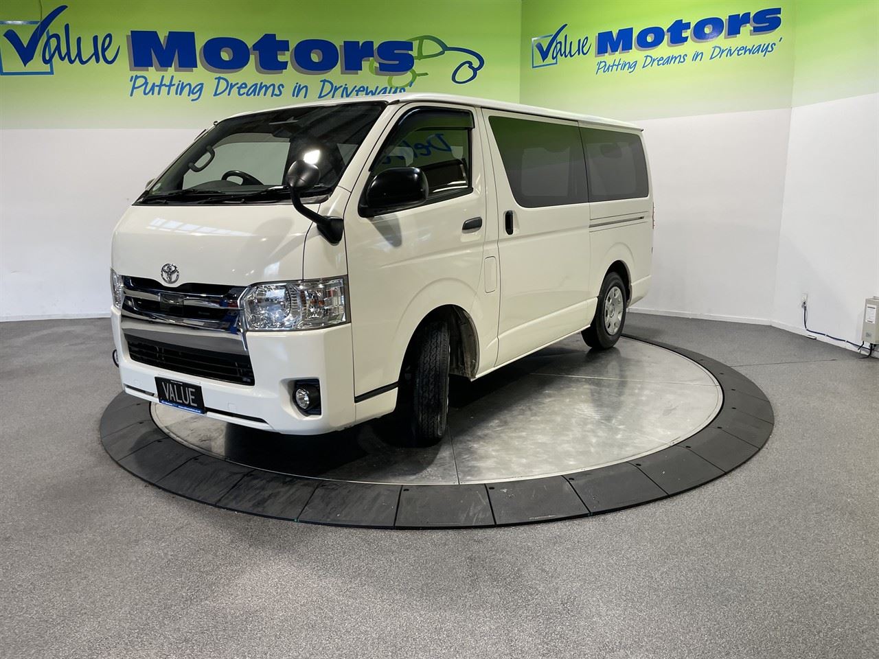 Vehicle image 3