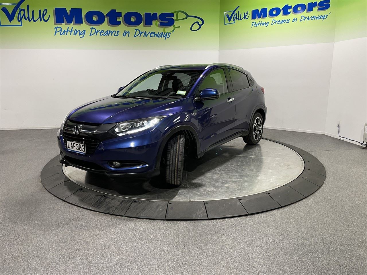 Vehicle image 3