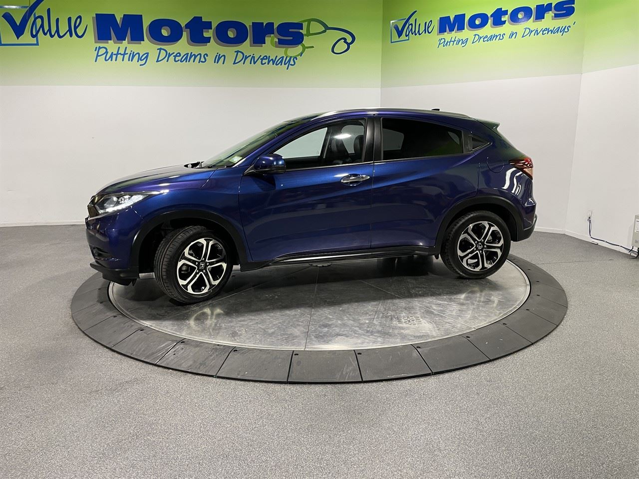 Vehicle image 4