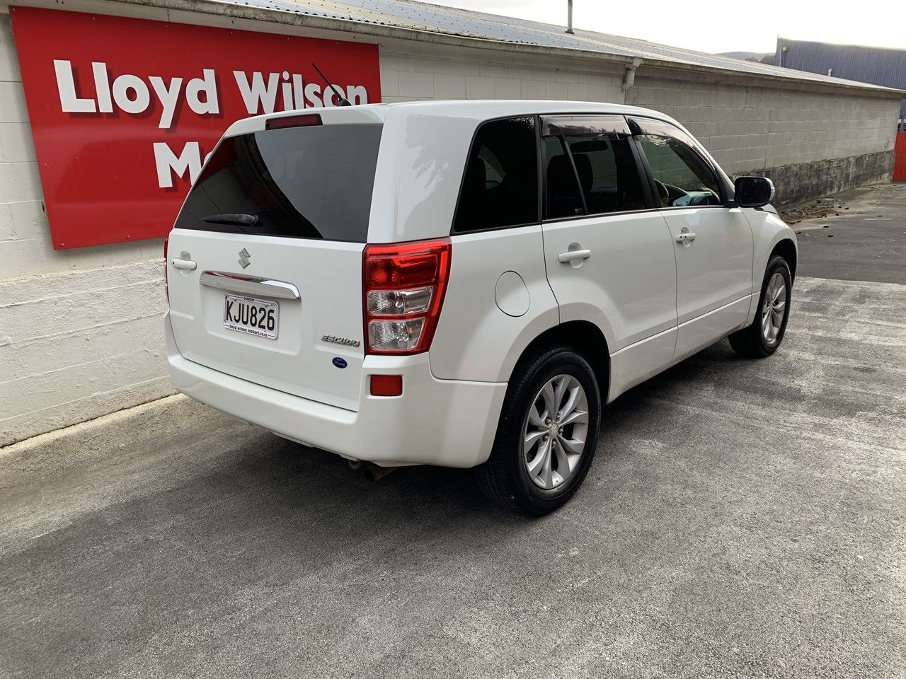 Vehicle image 4