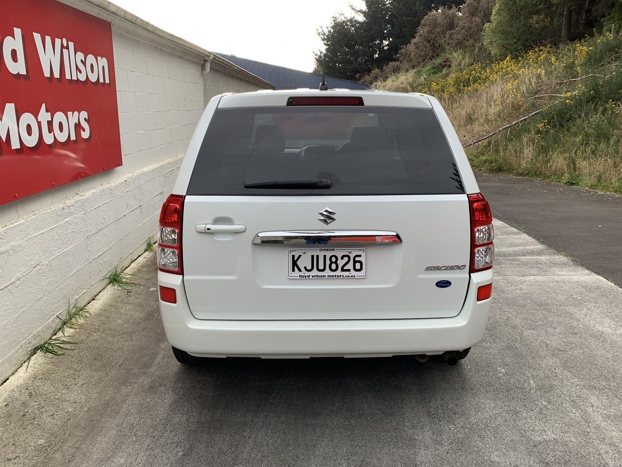 Vehicle image 5