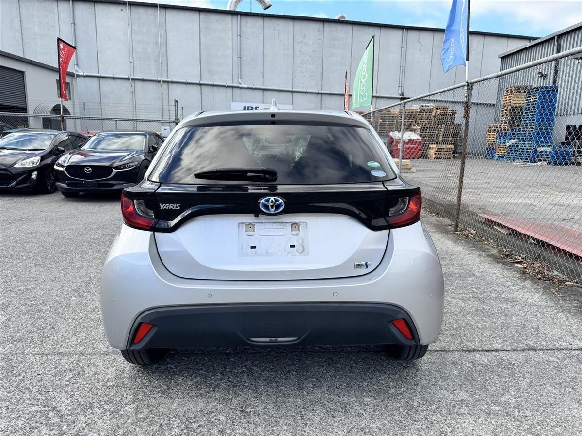 Vehicle image 5