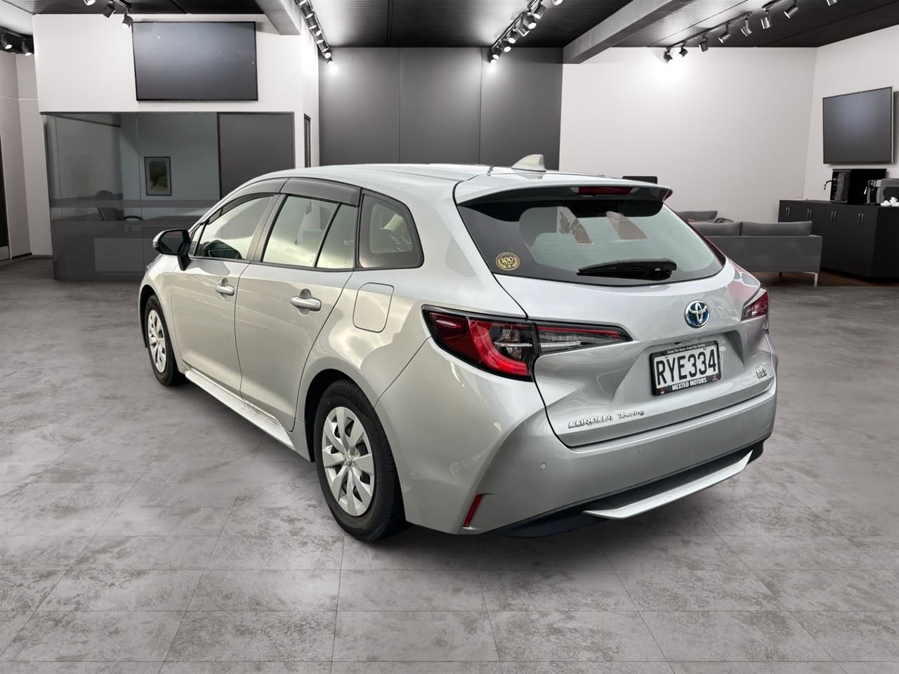 Vehicle image 4