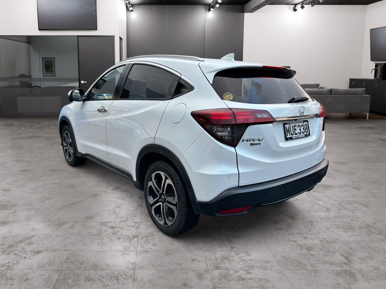 Vehicle image 4
