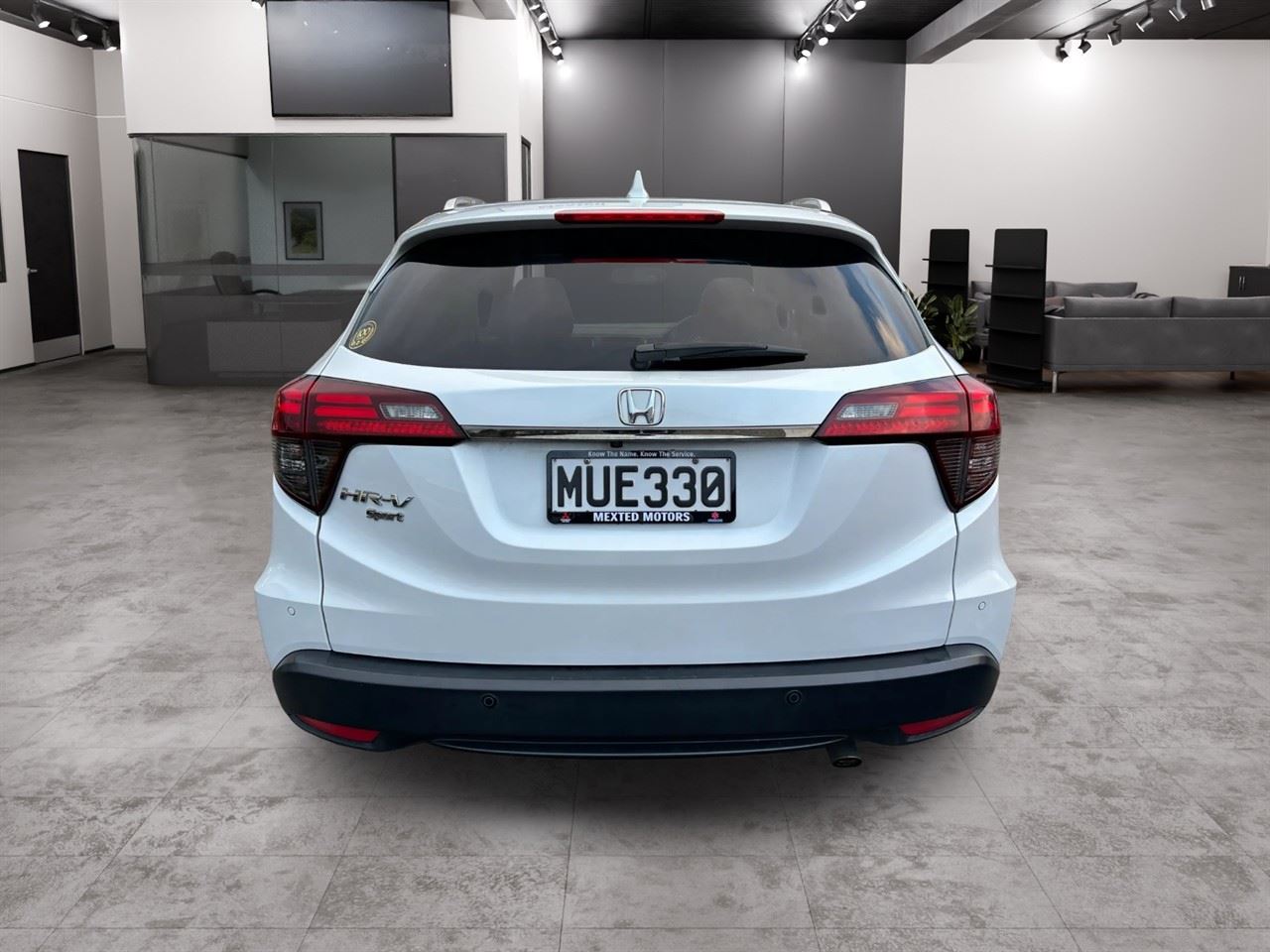 Vehicle image 5
