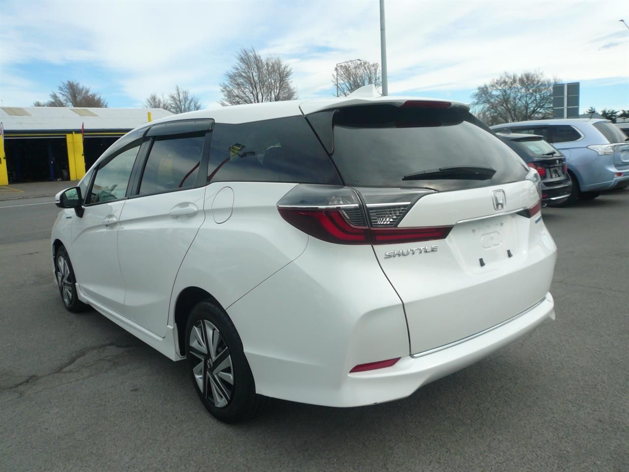 Vehicle image 4