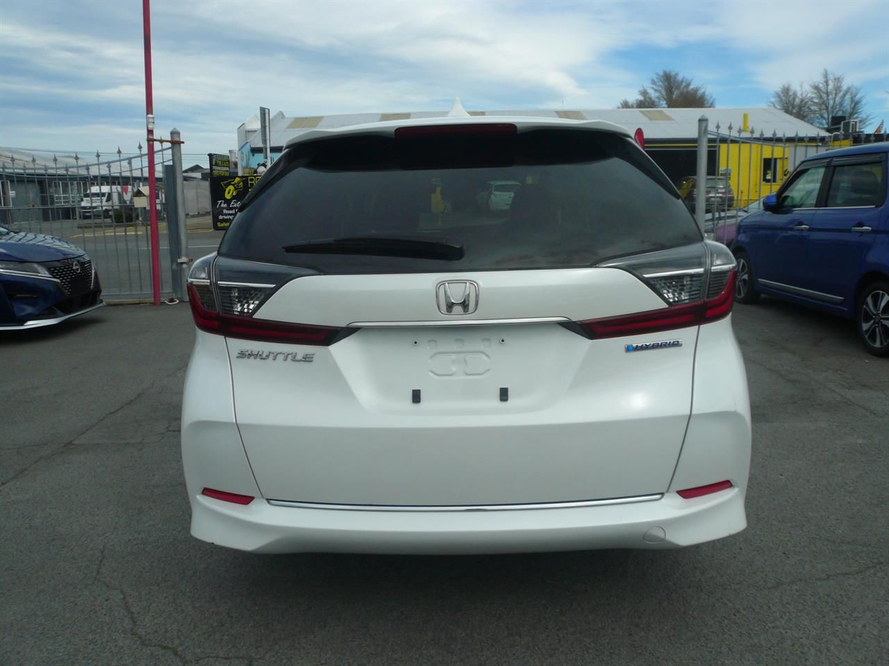 Vehicle image 5