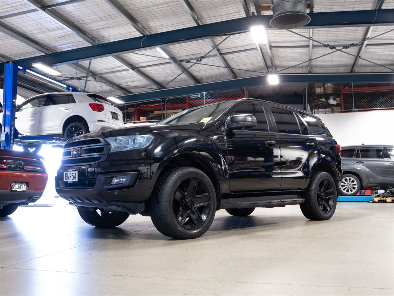 Vehicle image 4