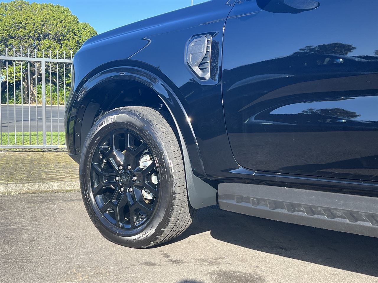 Vehicle image 5