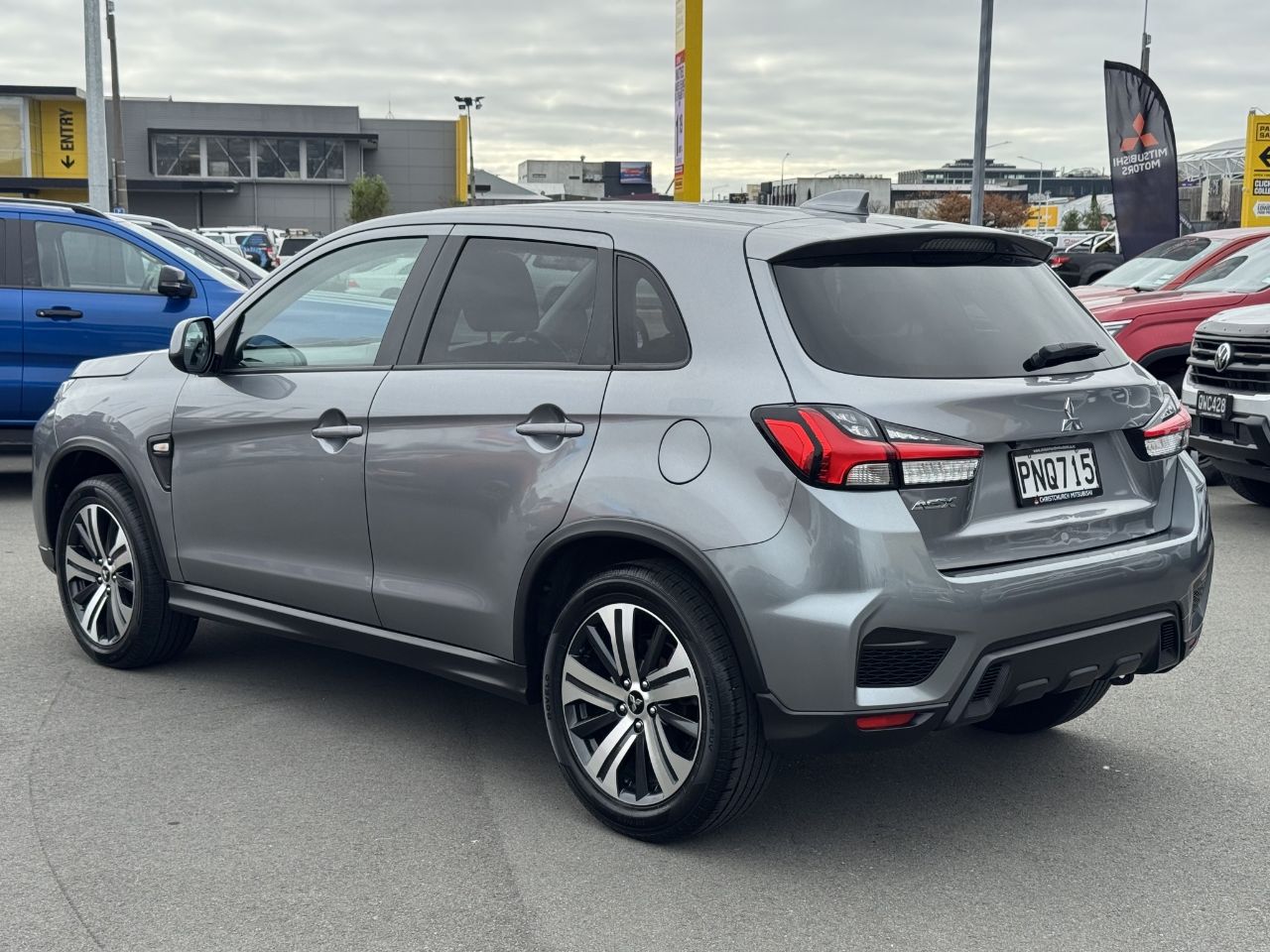 Vehicle image 4