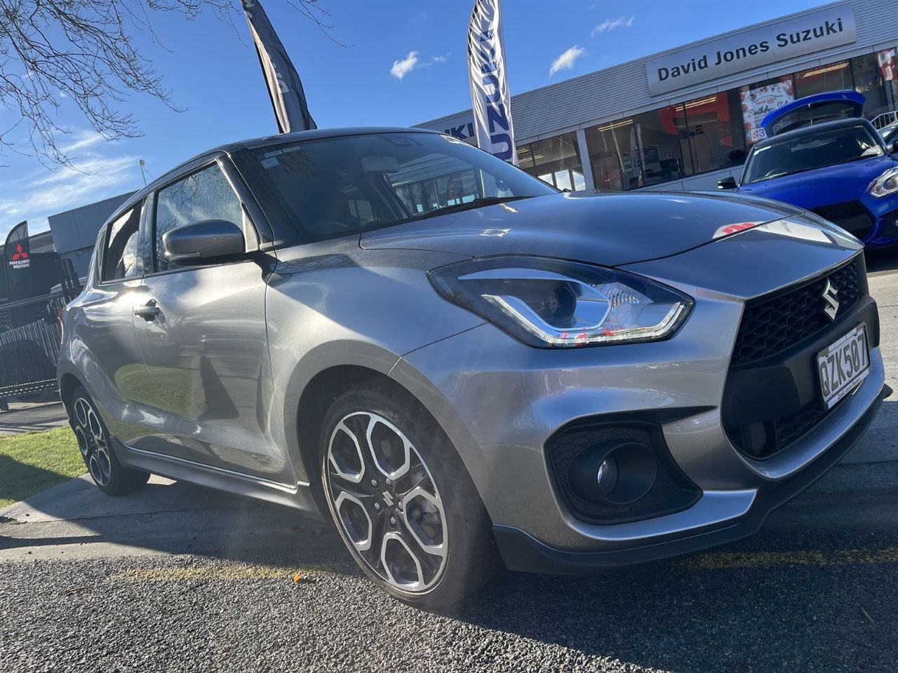 Vehicle image 3