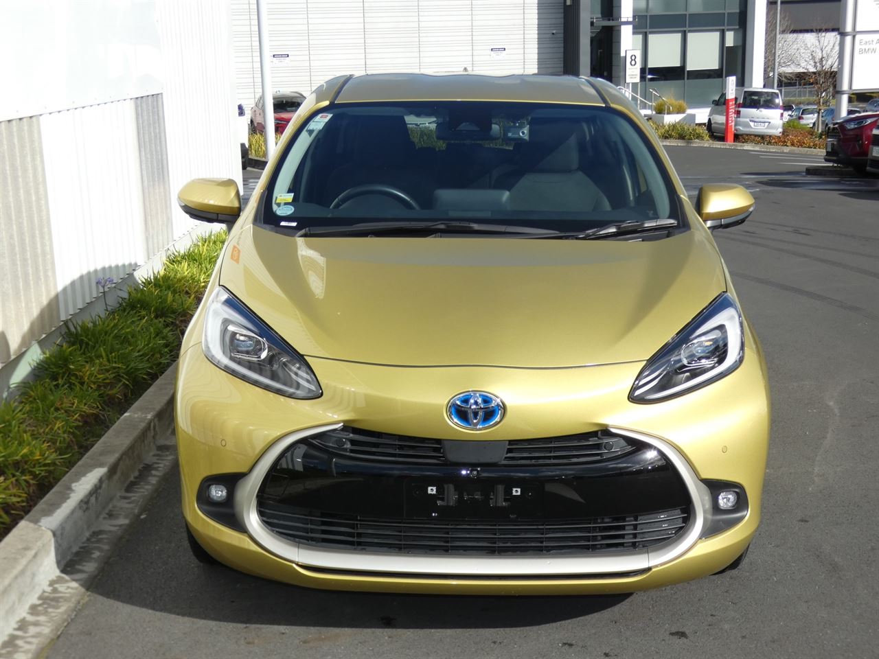 Vehicle image 3