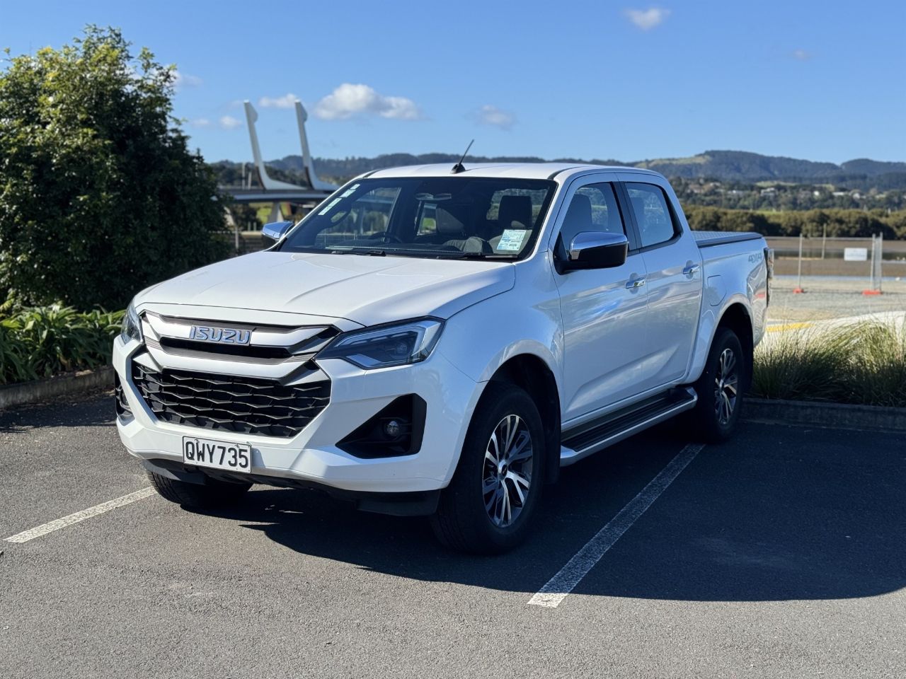 Vehicle image 3