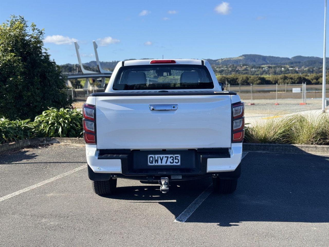Vehicle image 5