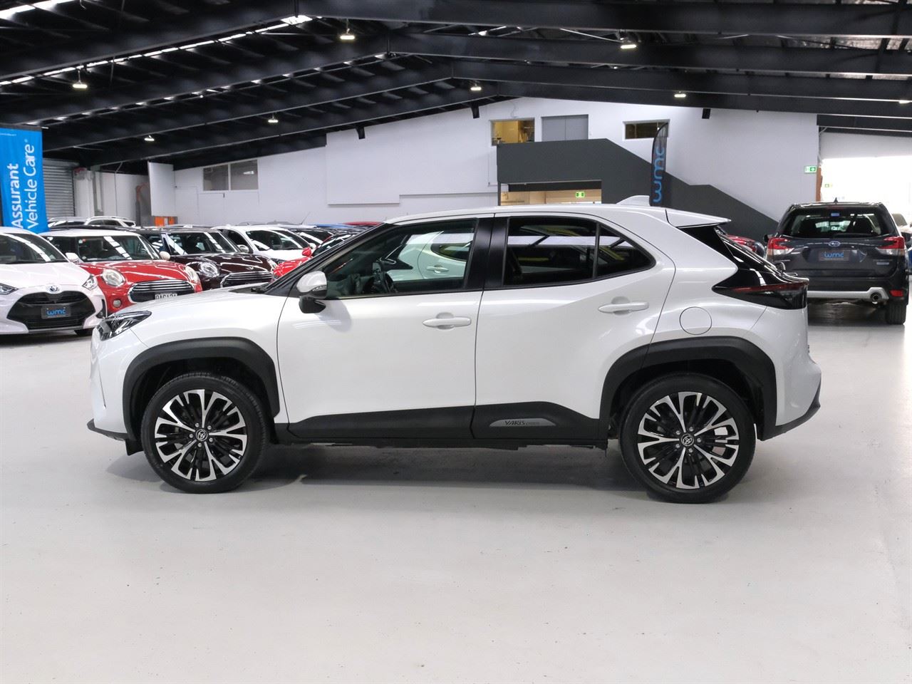 Vehicle image 5