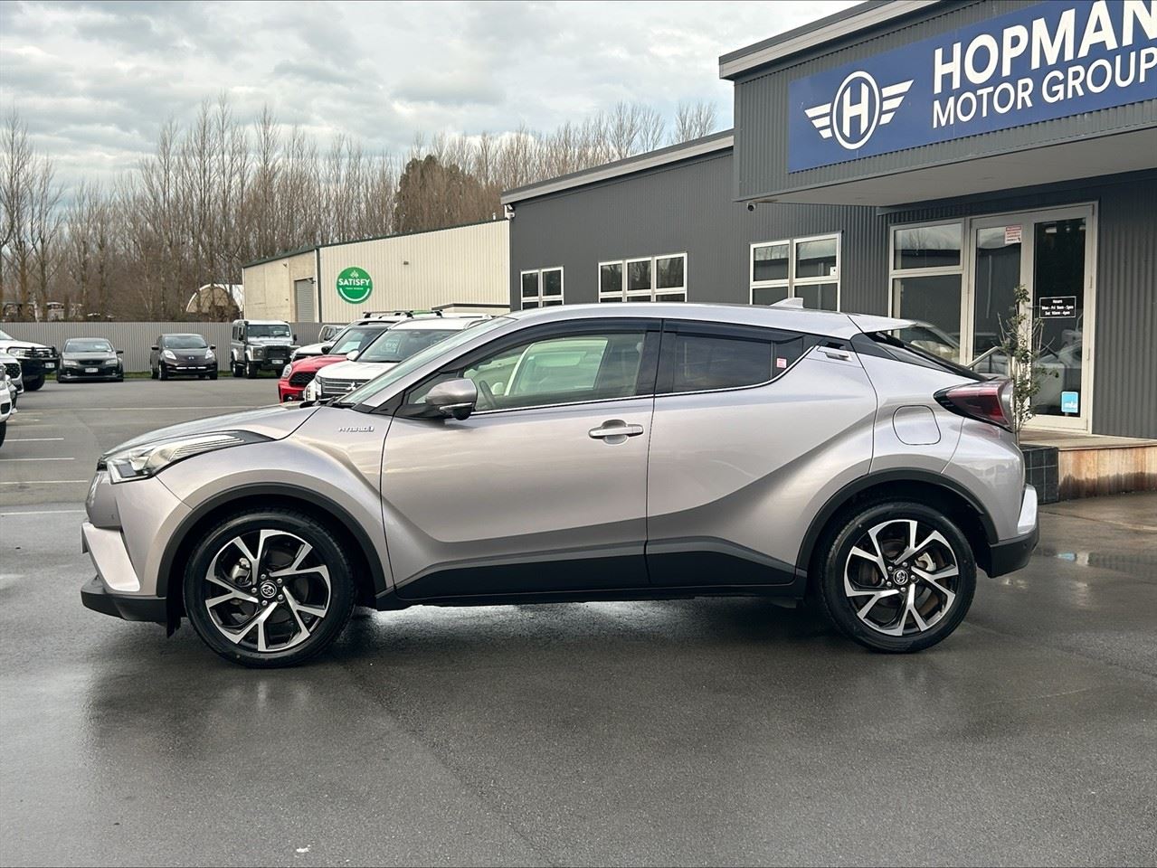 Vehicle image 5