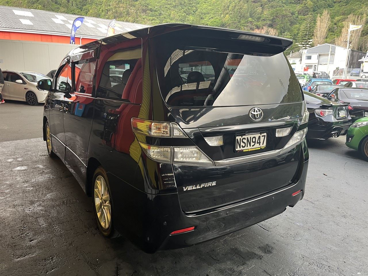 Vehicle image 4
