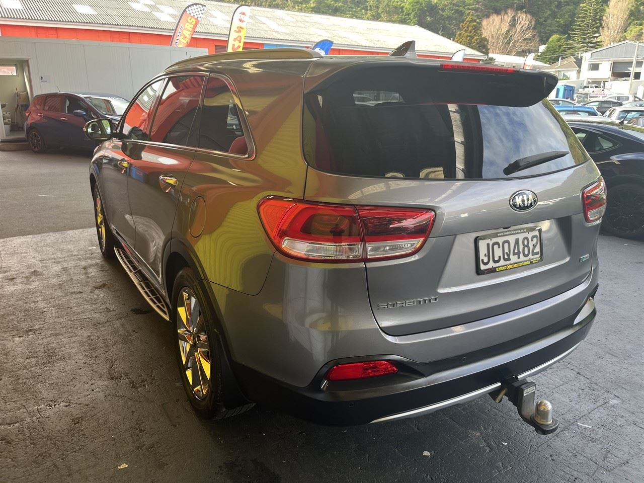 Vehicle image 4