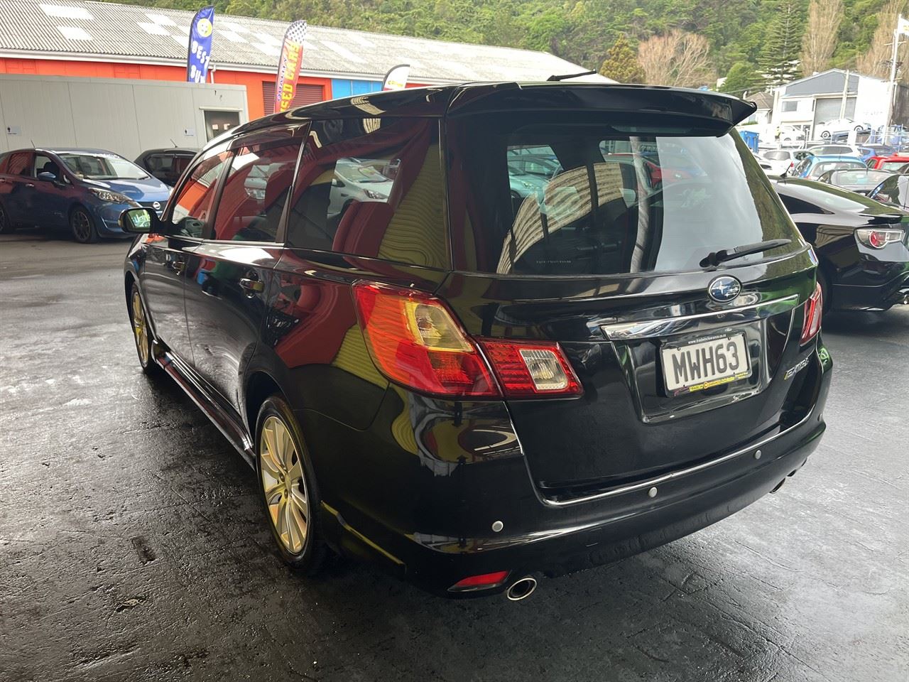 Vehicle image 4