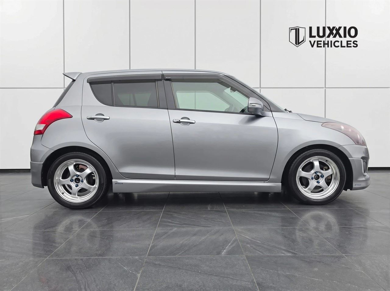 Vehicle image 5
