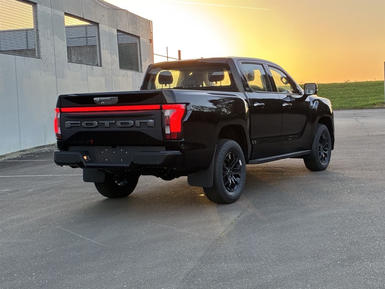 Vehicle image 3