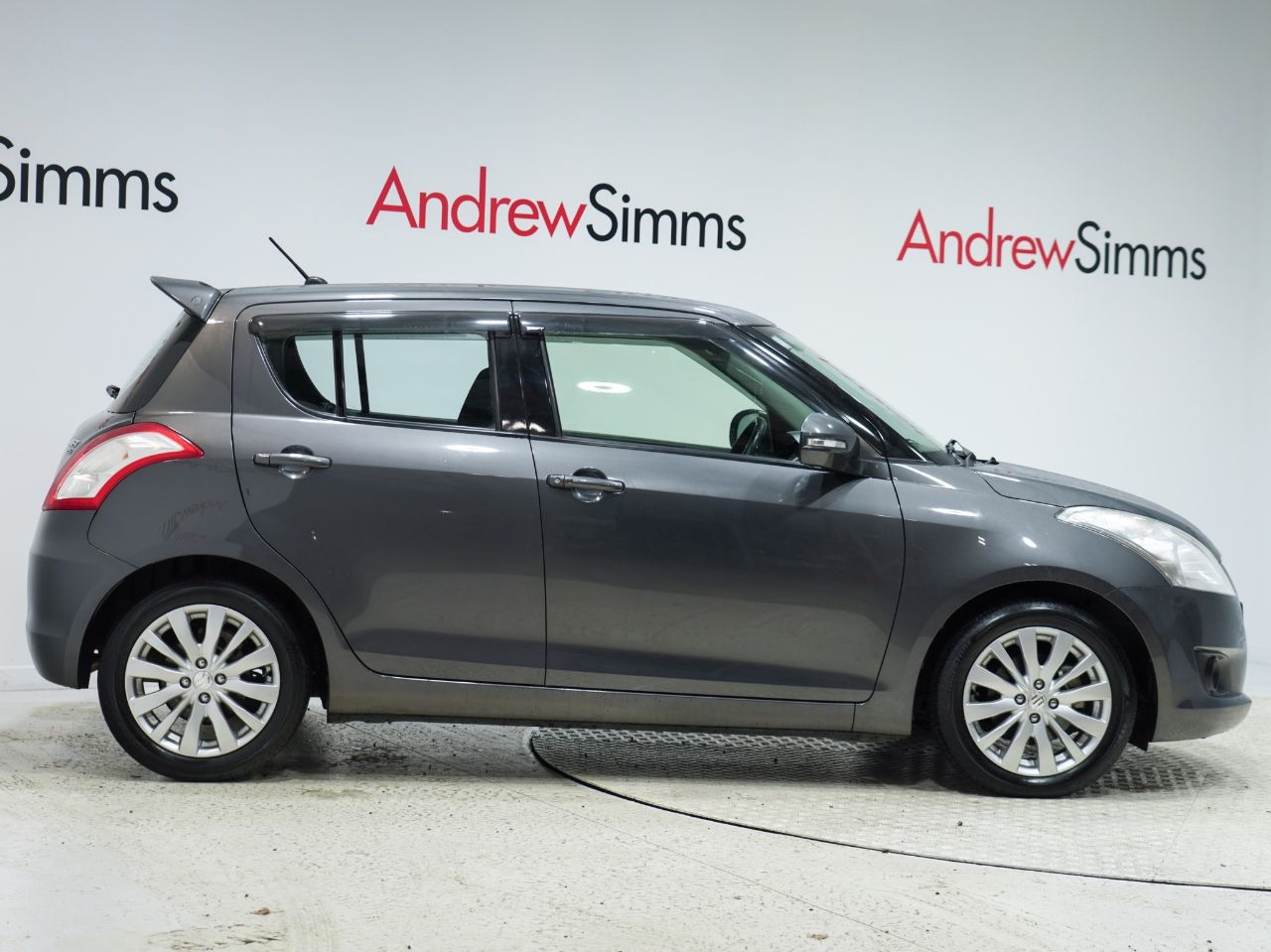 Vehicle image 4
