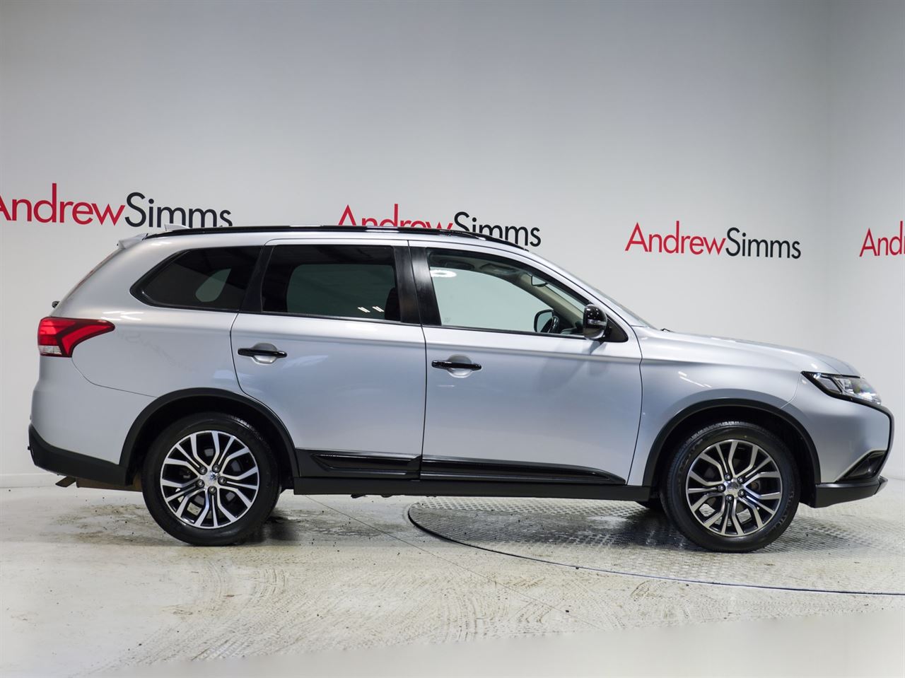 Vehicle image 3