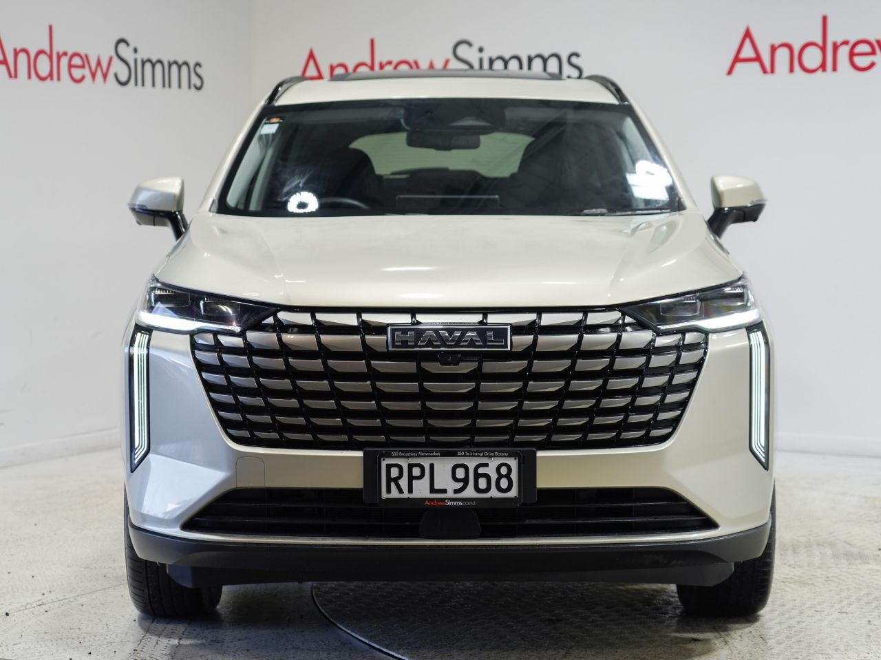 Vehicle image 4